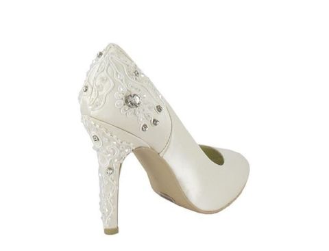 mila-blanco-056660404-52fdea16397e27-52710239_fill_620_474